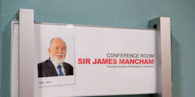 Конферентната зала на M3 Communications вече носи името на Сър Джеймс Манчам