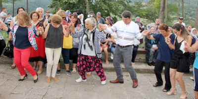 Кръшни хора се извиха за селищния празник в Боровица