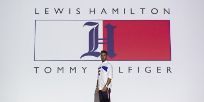 ТОМИ ХИЛФИГЪР И ЛЮИС ХАМИЛТЪН ПРЕДСТАВИХА СЪВМЕСТНАТА СИ КОЛЕКЦИЯ TOMMYXLEWIS