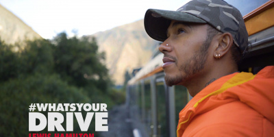 TOMMY HILFIGER ПРЕДСТАВЯ ДОКУМЕНТАЛНИЯ ФИЛМ #WHATSYOURDRIVE С УЧАСТИЕТО НА ЛЮИС ХАМИЛТЪН