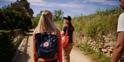 Шведската марка Fjallraven представя нови дизайни на своя Kanken за пролет-лято 2020