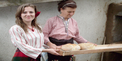 Посрещат Маджид Мандаджъ с хляб от лимец в Рабово