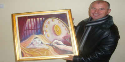 Юксел Исмаил от Ардино получи картина от кмета на Борино