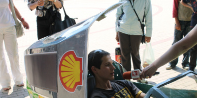 Учениците от Чепеларе, участвали в  Shell Eco-marathon Европа 2014, на среща с кмета на града