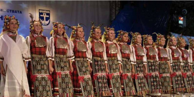 Ансамбъл „Филип Кутев” представи фолклорния спектакъл „Шарена гайда” на петата вечер от „Аполония 2010”