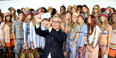TOMMY HILFIGER ПРЕДСТАВЯ &quot;TWITTER HALO&quot; ПО ВРЕМЕ НА РЕВЮТО ЗА ПРОЛЕТ 2016