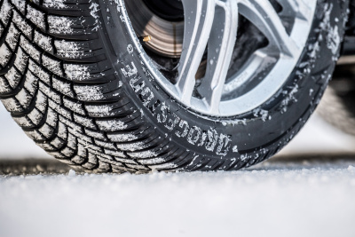 Bridgestone Blizzak дава увереност на шофьорите през зимата