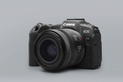 Canon пуска на пазара най-лекия си пълнокадров фотоапарат от системата EOS R