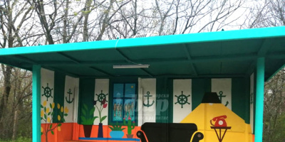 Две момчета преобразиха спирка в Черноморец