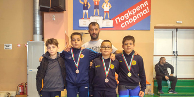 Борците от Караманци с три медала от Държавното първенство