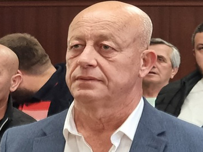 Съдът отстрани Мюмюн Искендер без предявен обвинителен акт
