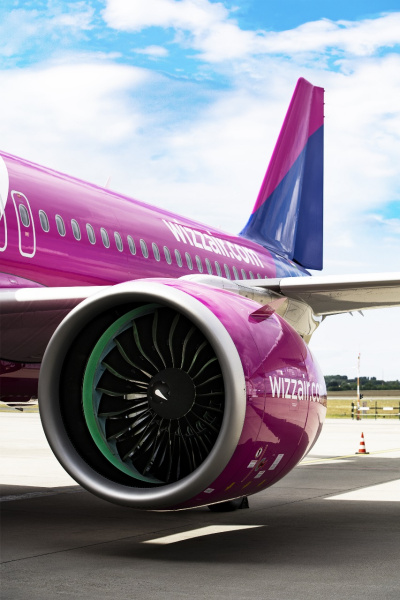 Wizz Air днес стартира директни полети от София до Торино и Маракеш