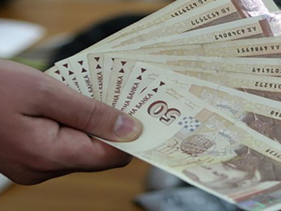 Обезщетението за безработица по-високо от минималната заплата