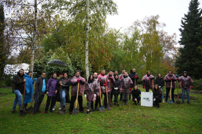 Доброволци от Кока-Кола ХБК отбелязаха 60-годишнината на Кока-Кола в България със засаждане на дървета в Морската градина в Бургас