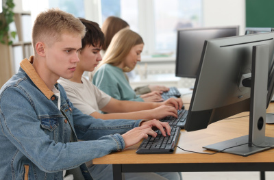 Над 22 000 ученици преминаха онлайн обучения за безопасно поведение в интернет