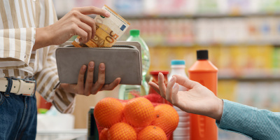 Lidl отчита около 20% ръст на плащанията в брой в първите дни на двойно обращение