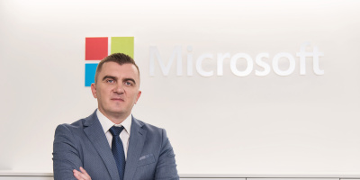 Доклад на Microsoft за онлайн безопасност: Едва 25% от потребителите разпознават deepfake съдържание в ерата на AI