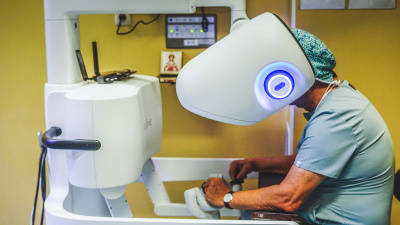 Първият в Източна Европа робот Da Vinci от пето поколение вече е в УМБАЛ „Света Марина“ – Плевен