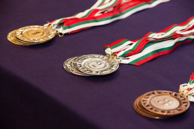 Ученичка от Перник със златен медал от международното състезание по английски език