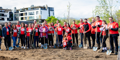 Доброволци от Kaufland засадиха 100 чинара на Гребната база в Пловдив