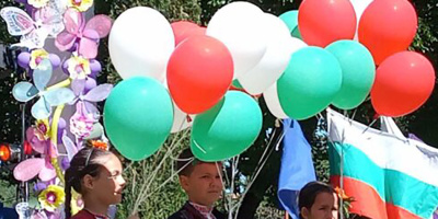 1600 деца пеят и танцуват от днес на лятната сцена в Минерални бани