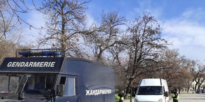 Задържаха четирима при полицейска акция в Асеновград
