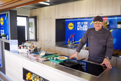 Костинброд посреща мобилната кухня „Lidl на път“ и шеф Манчев