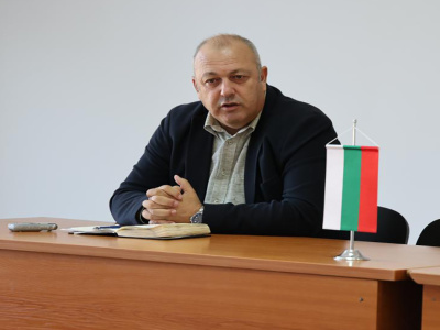 Кметът Изет Шабан проведе традиционната месечна среща с кметовете